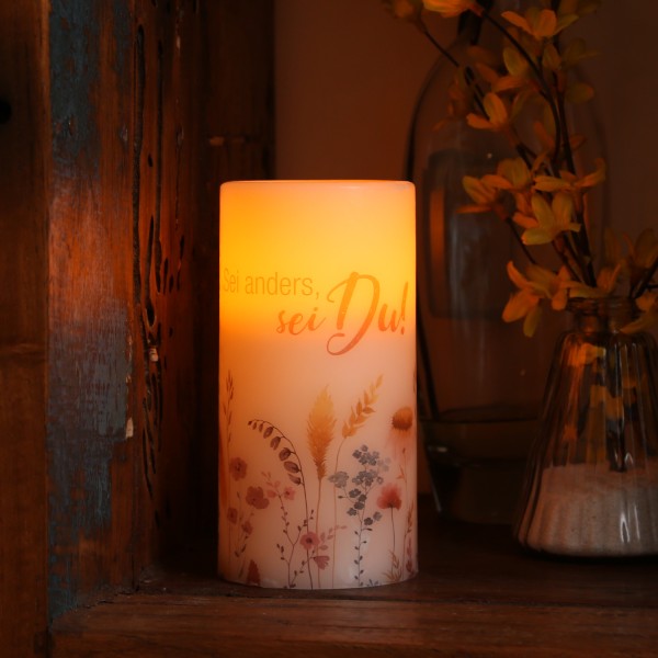 LED Kerze mit Blumenmotiv und Zitat - Echtwachs - orange flackernde-